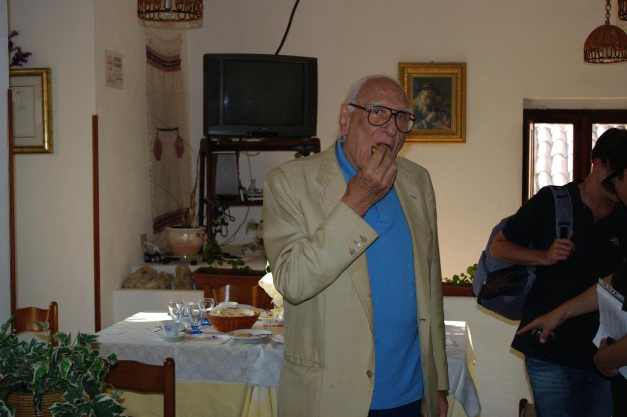 Le Due Lanterne Hotel Aieta Bagian luar foto