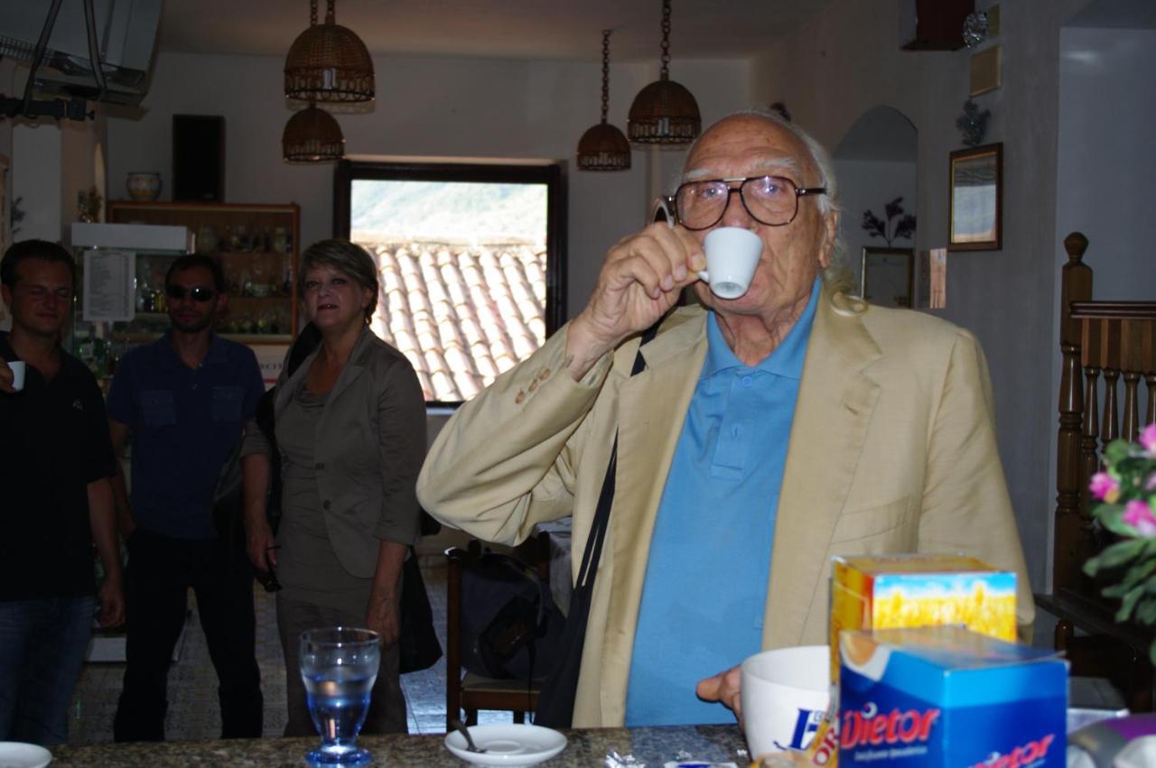 Le Due Lanterne Hotel Aieta Bagian luar foto