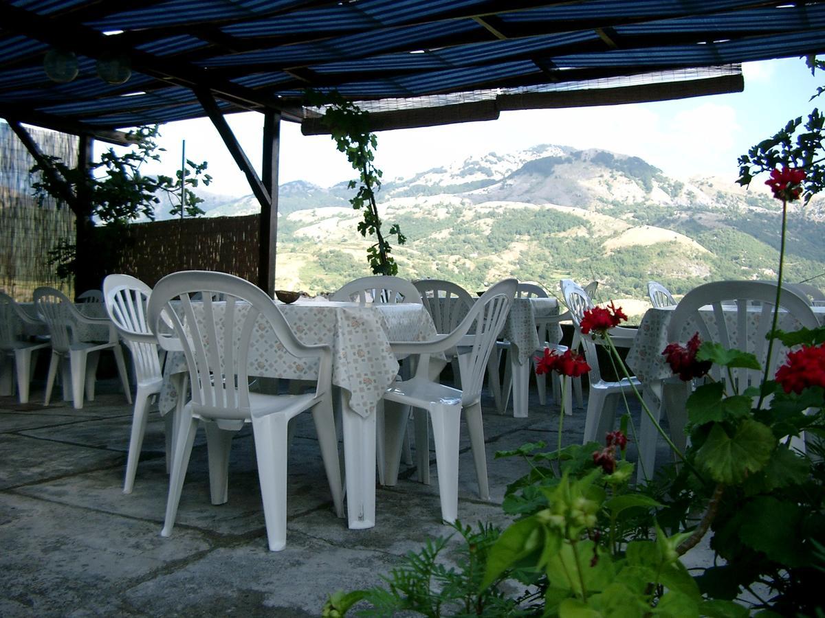 Le Due Lanterne Hotel Aieta Bagian luar foto