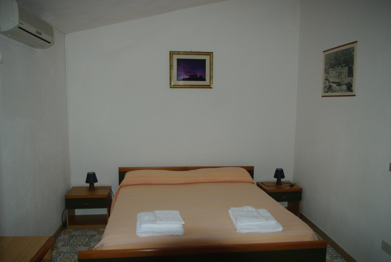 Le Due Lanterne Hotel Aieta Bagian luar foto
