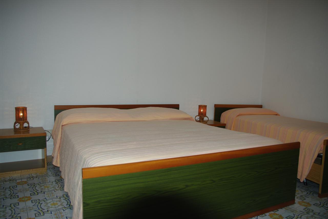 Le Due Lanterne Hotel Aieta Bagian luar foto