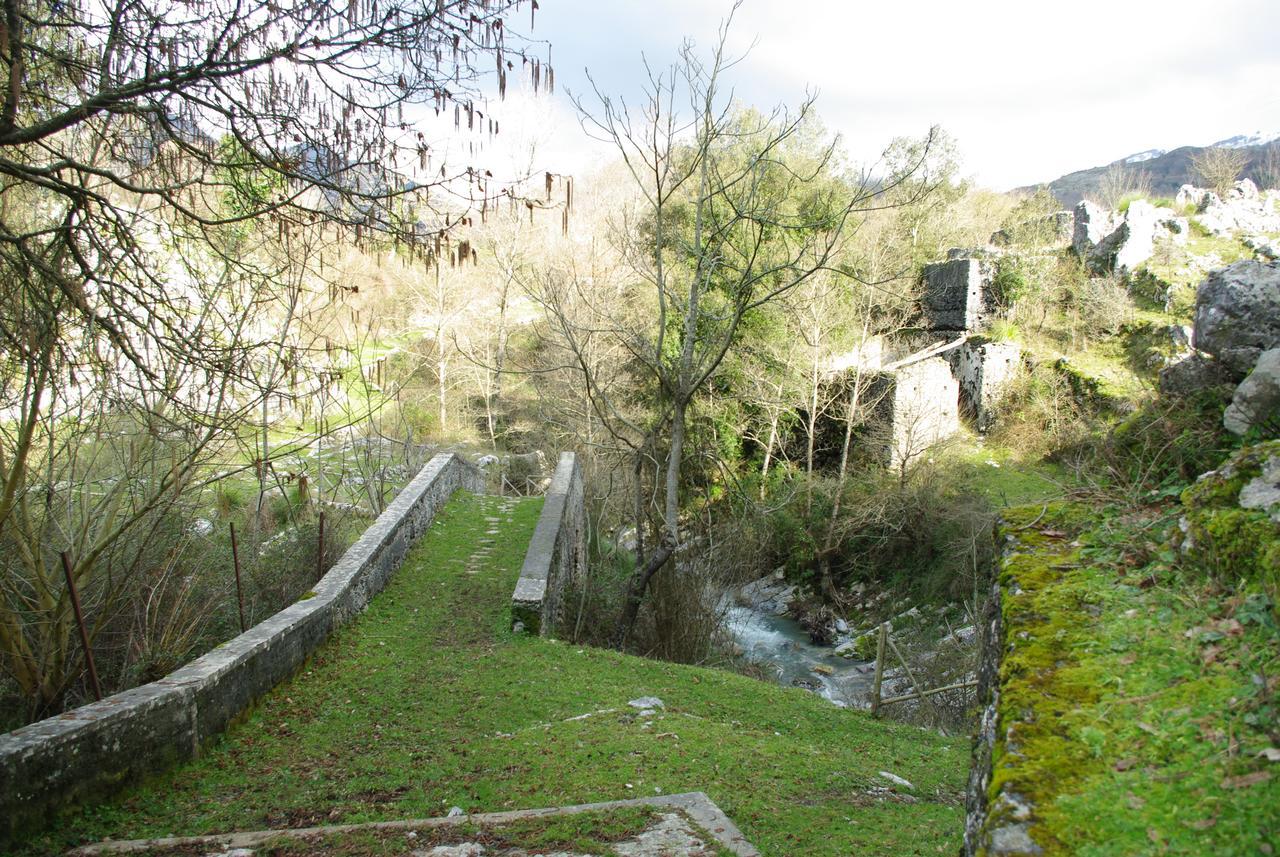 Le Due Lanterne Hotel Aieta Bagian luar foto