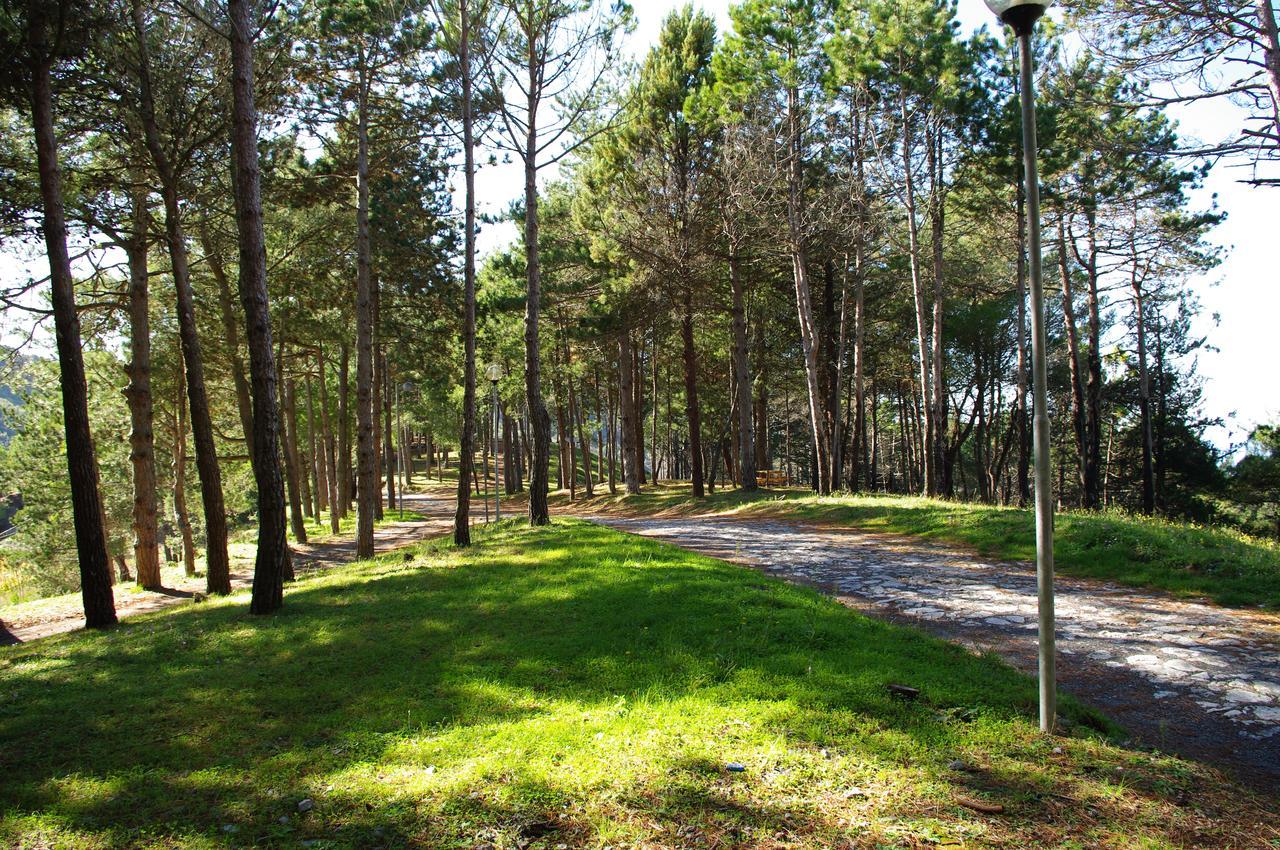 Le Due Lanterne Hotel Aieta Bagian luar foto
