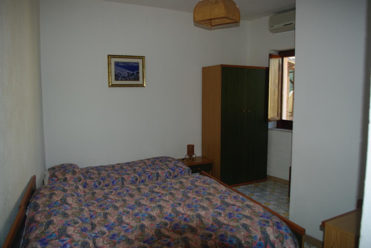Le Due Lanterne Hotel Aieta Bagian luar foto