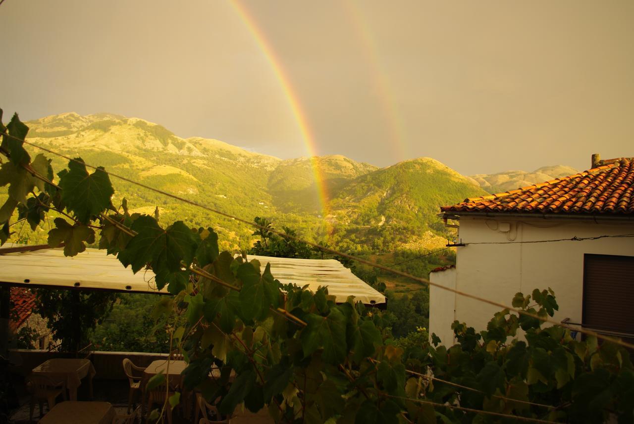 Le Due Lanterne Hotel Aieta Bagian luar foto